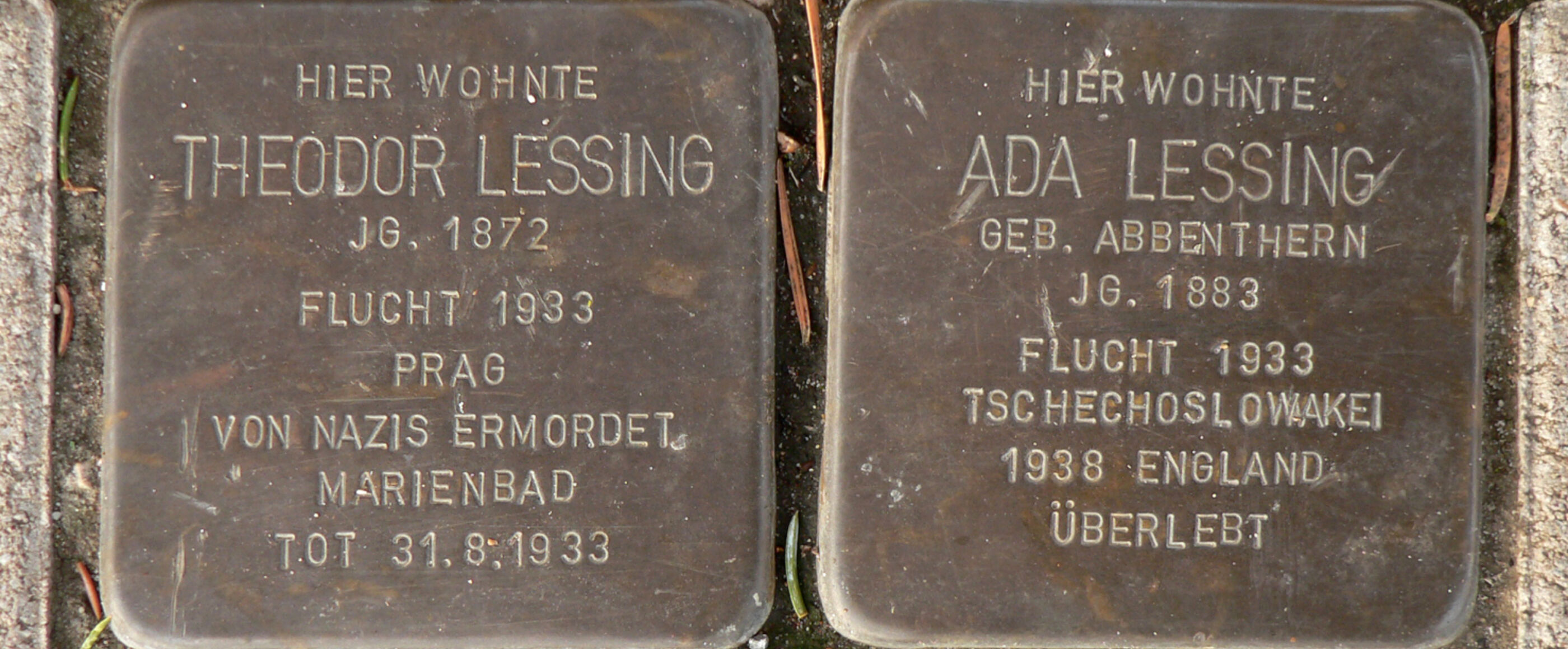 Stolpersteine für Ada und Theodor Lessing vor ihrem früheren Wohnhaus in Hannover-Anderten. Foto: Axel Hindemith/Creative Commons