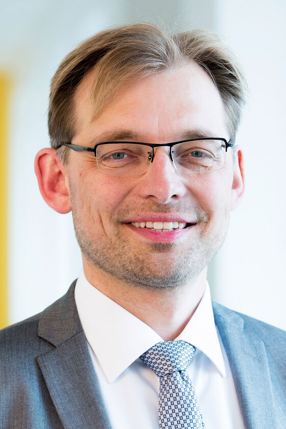 Oberlandeskirchenrat Fabian Spier, Leiter der Finanzabteilung im Landeskirchenamt.